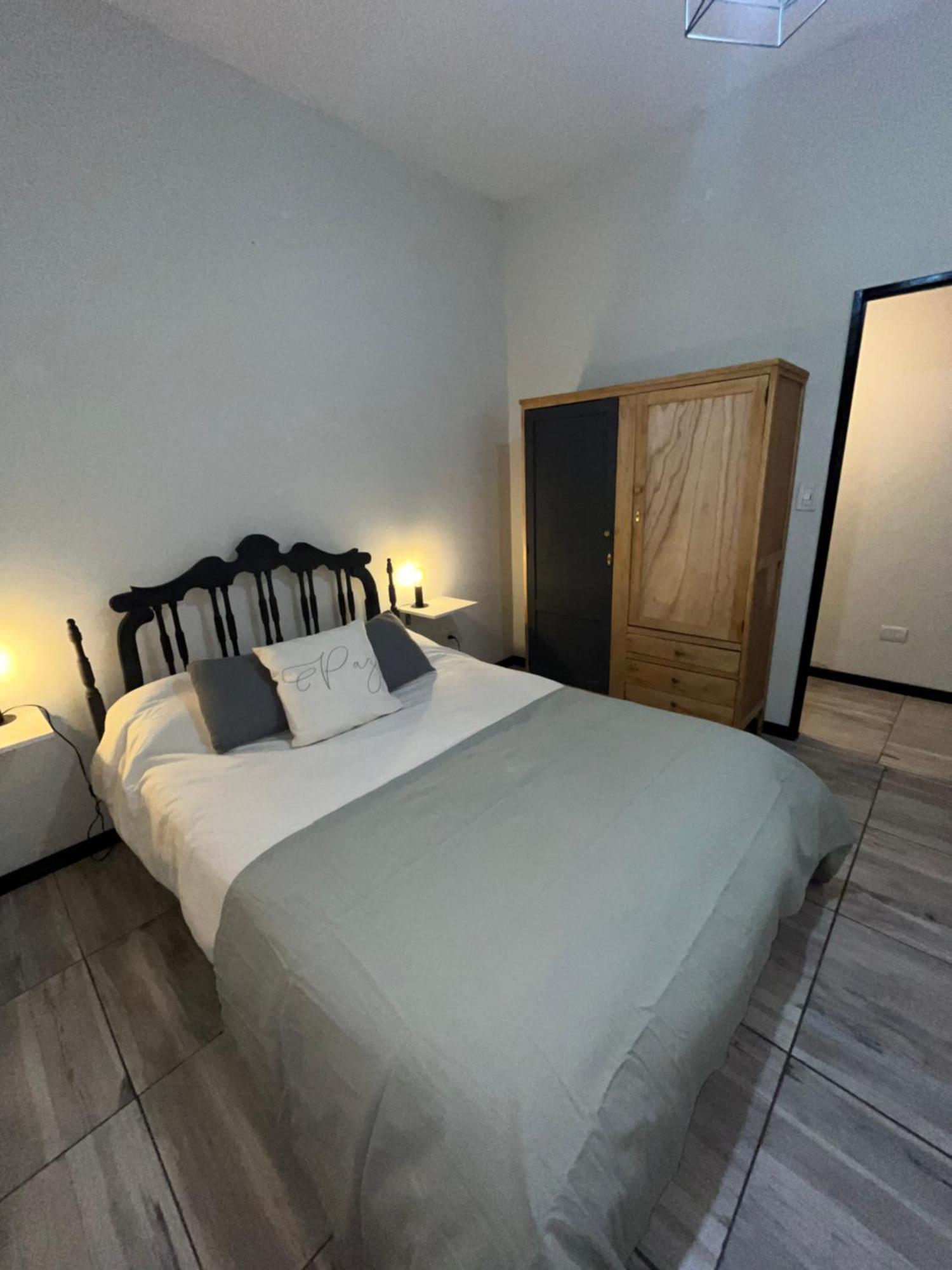 Departamento Espana A 3 Cuadras Plaza Independencia 멘도사 외부 사진